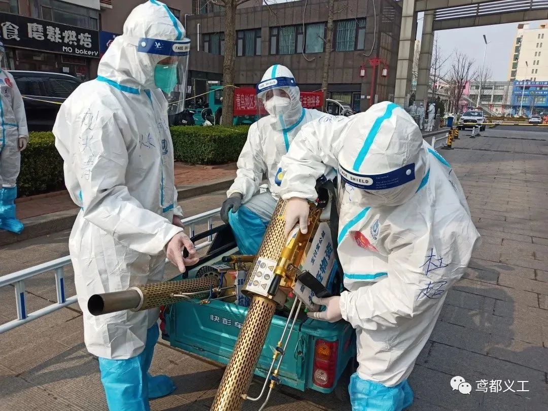 抗击疫情他们步履不息,抗击疫情他们义无反顾