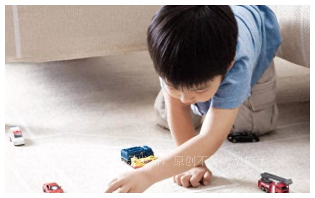 4岁孩子最近总咬指甲咬东西,孩子喜欢咬指甲咬东西