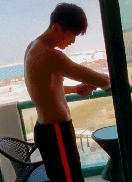 192厘米腹肌,183cm体育生腹肌