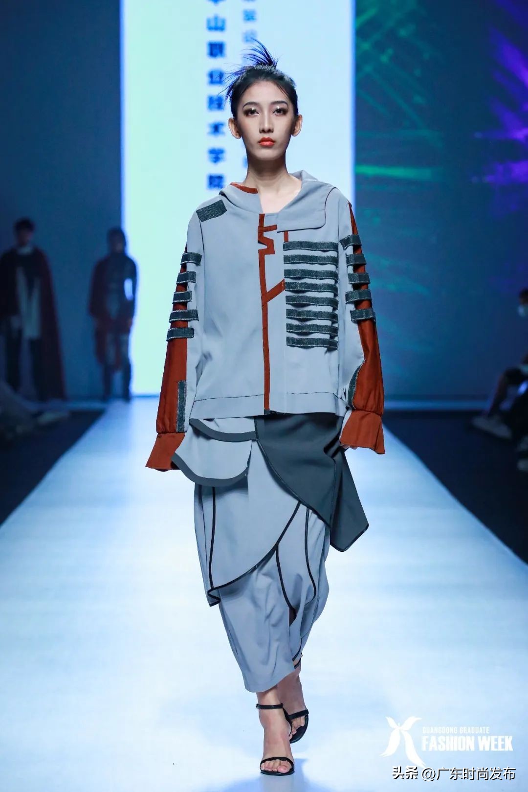 独特思维探寻时尚奇幻世界!中山职业技术学院服装设计毕业作品展演——2023中国(广东)大学生时装周