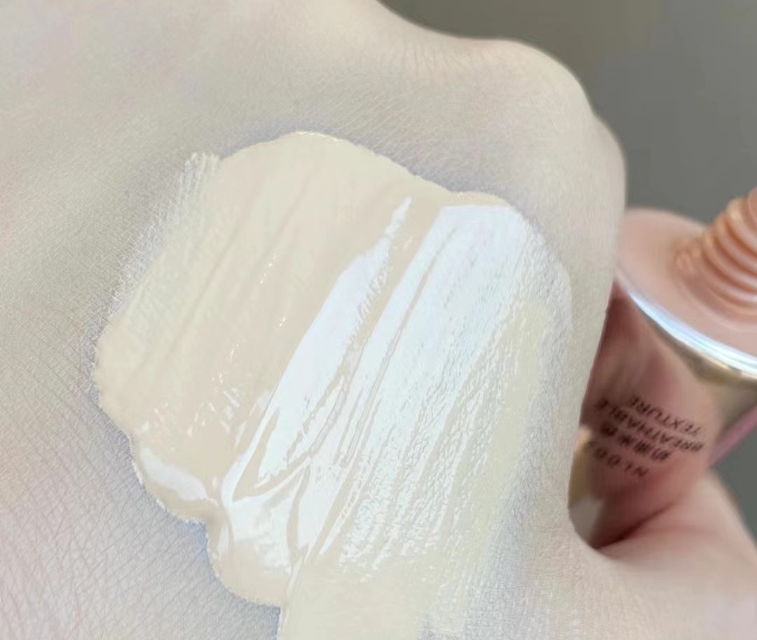 冬天混合皮用迪奥粉底用哪一款,适合干皮而且遮瑕力强一点的粉底