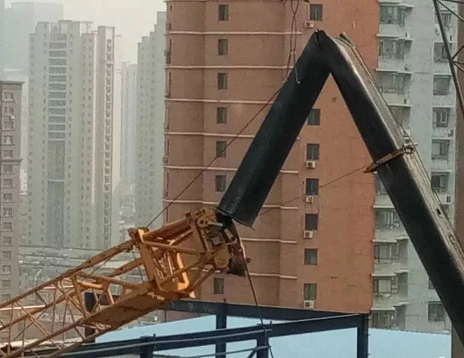 违章指挥造成重大事故怎么判刑,违章指挥造成1人死亡负什么责任