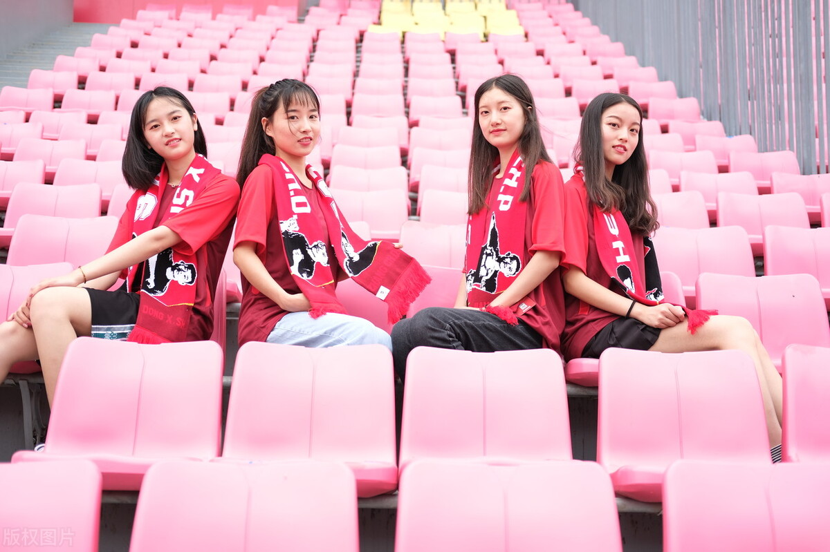 武汉长江主教练李铁,李铁担任武汉卓尔主教练年薪