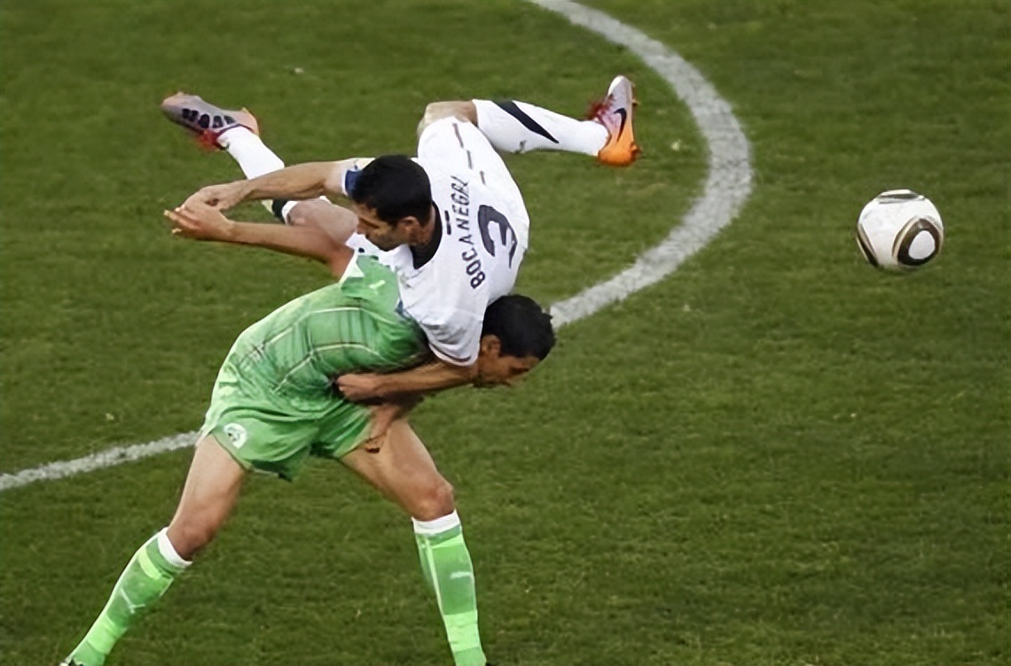 很多年前的足球搞笑视频,盘点足球的搞笑瞬间