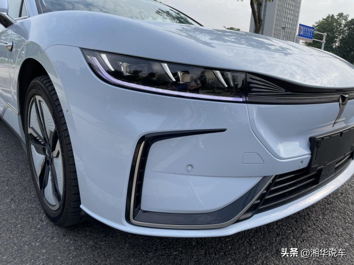 岚图追光舒适和运动模式区别,新车岚图商务车7座售价