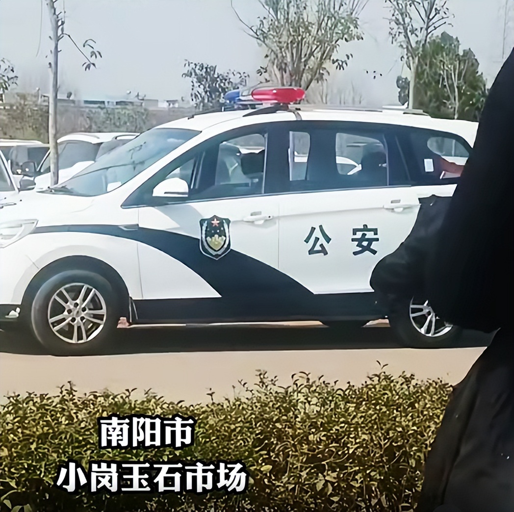 直播间卖玉石被抓,新疆直播卖玉石网红