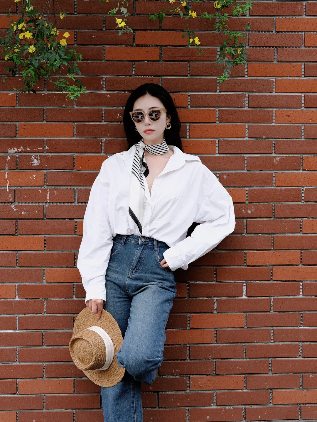 搭配春季牛仔裤的上衣推荐,初春阔腿牛仔裤配什么上衣好看