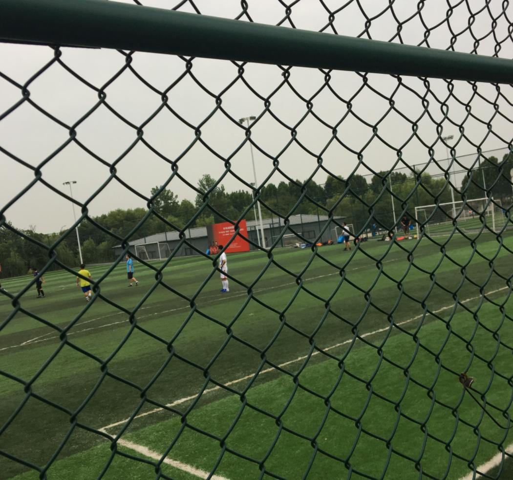 楼顶球场围网标准做法,北京球场围网护栏效果图