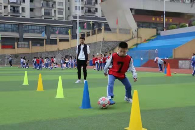 桂林中国青少年足球特色学校,喜报教育部特色足球示范校