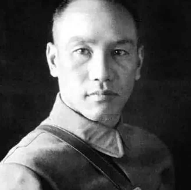 48年一国军军官被下令枪决，行刑前他拒绝下跪，高呼：毛主席万岁