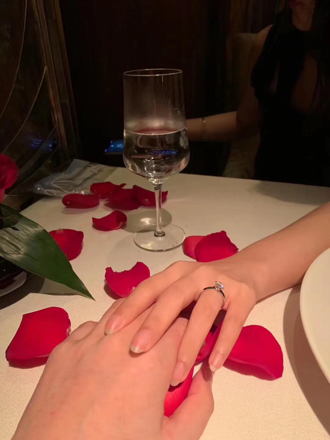 辨别真钻石莫桑石,一百多的钻石真的吗