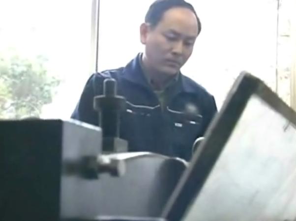 上海男子偷渡日本15年，为女儿读书打黑工，扬言：15年赚了800万