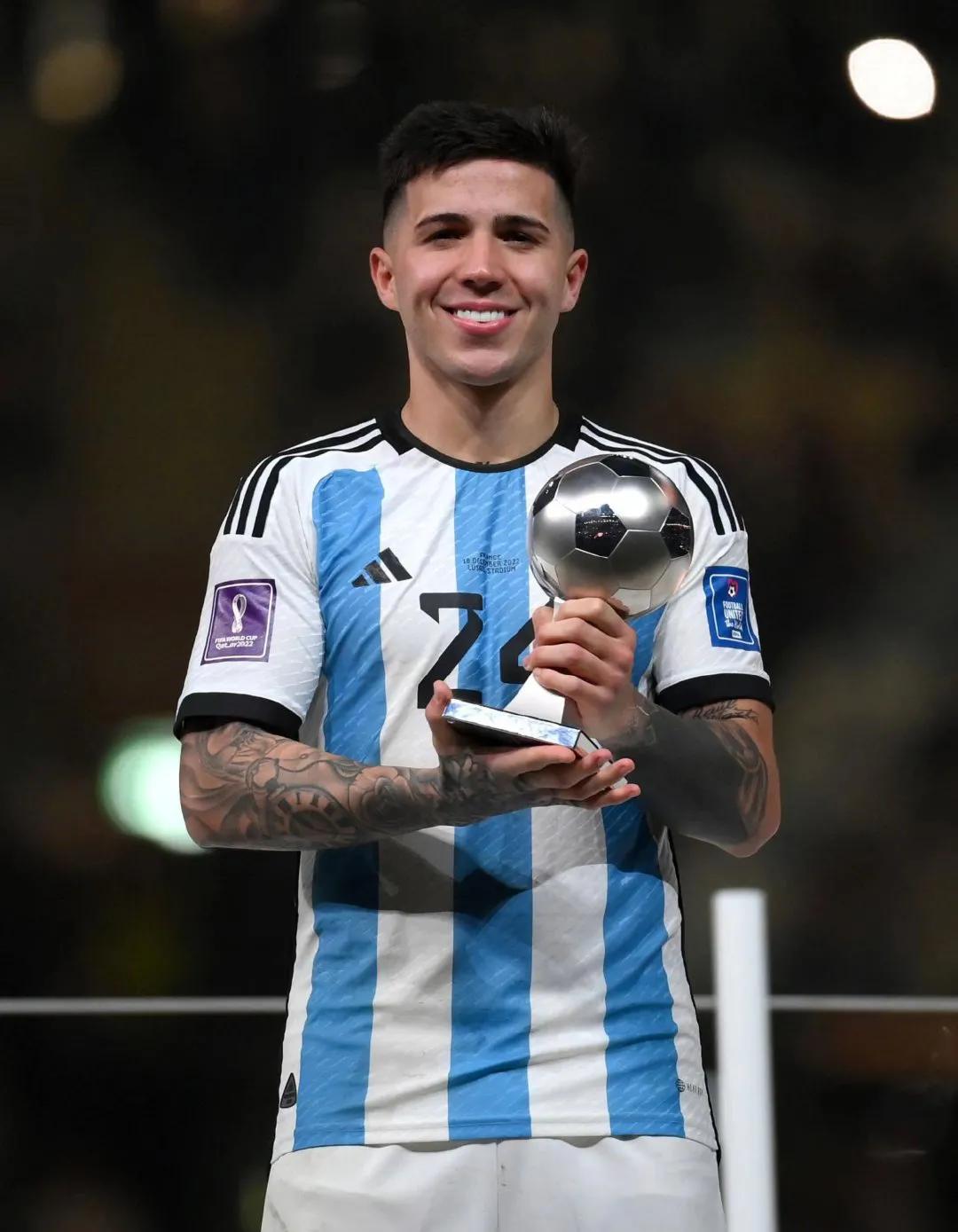 恩佐和阿尔瓦雷斯在河床青训比赛,河床蒙铁尔阿尔瓦雷斯恩佐