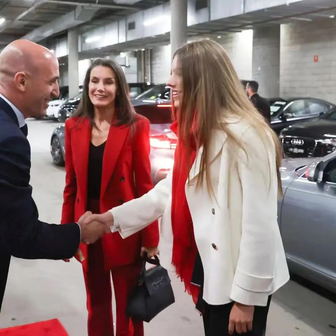 西班牙公主索菲亚足球,索菲亚公主加入西班牙女足