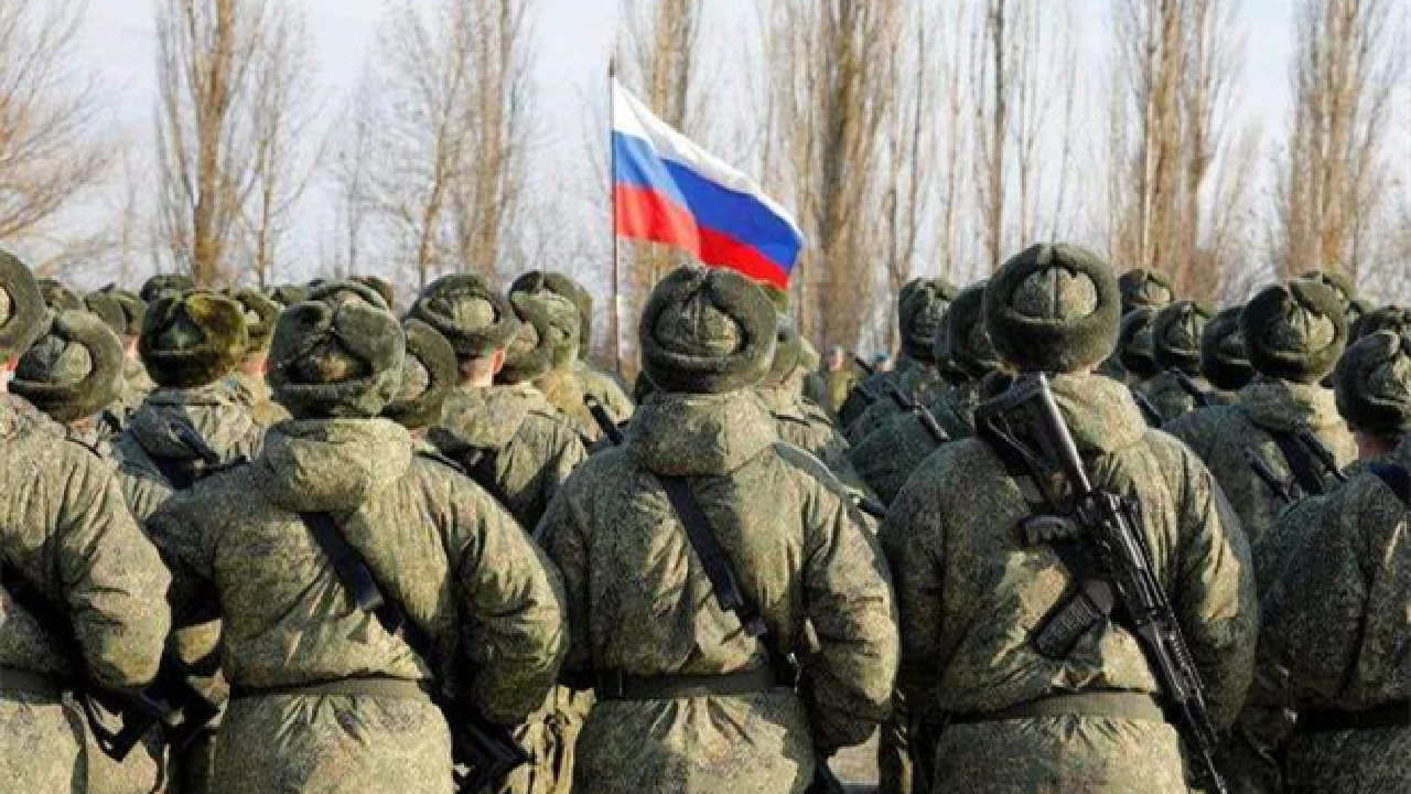 普京该向美国求和？早在70年前，彭德怀就说过向美国服软的后果