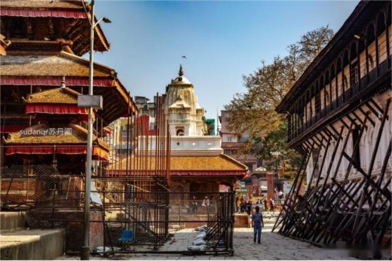 “活女神”突然哭泣，王室随即灭门，弹丸小国尼泊尔到底有多神秘