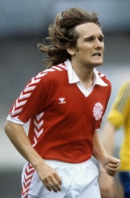 一年一巨星足球,1972年的足球巨星名单