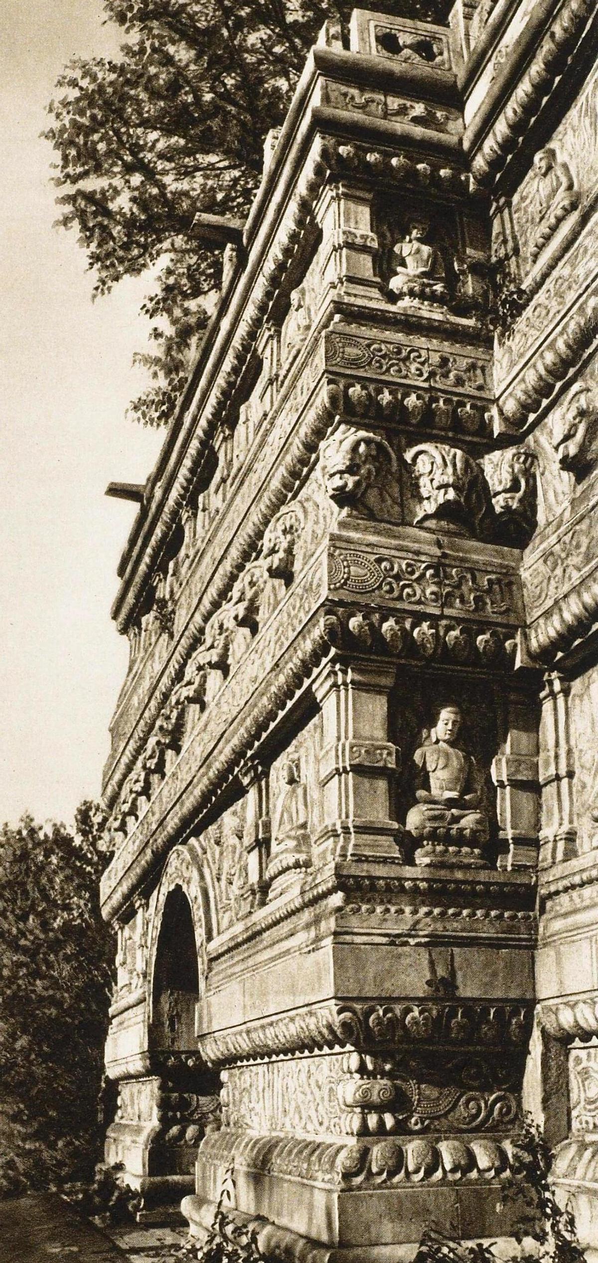 日军日记：*安妇慰**不服从管教，我很愤怒，用*刀刺**插入她的*体下**