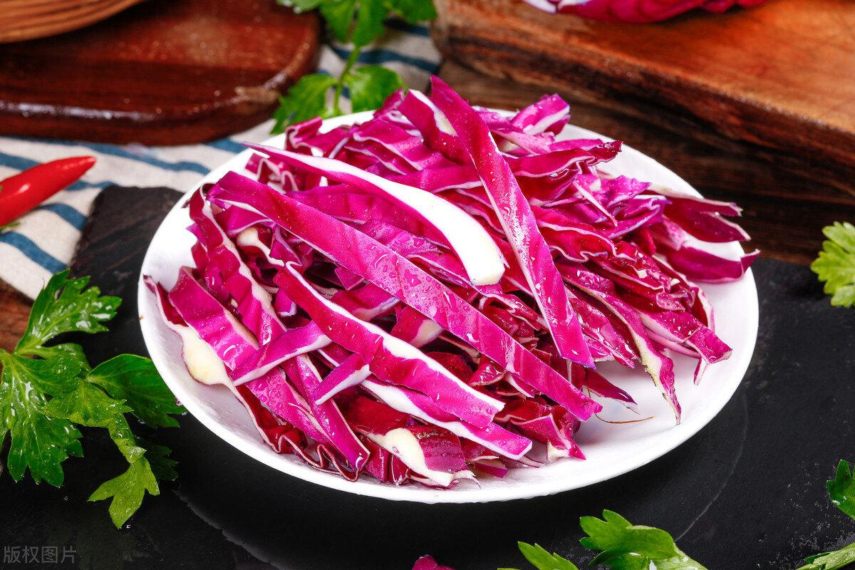 中年女性要少吃糖,要想不显老多吃花青素食物