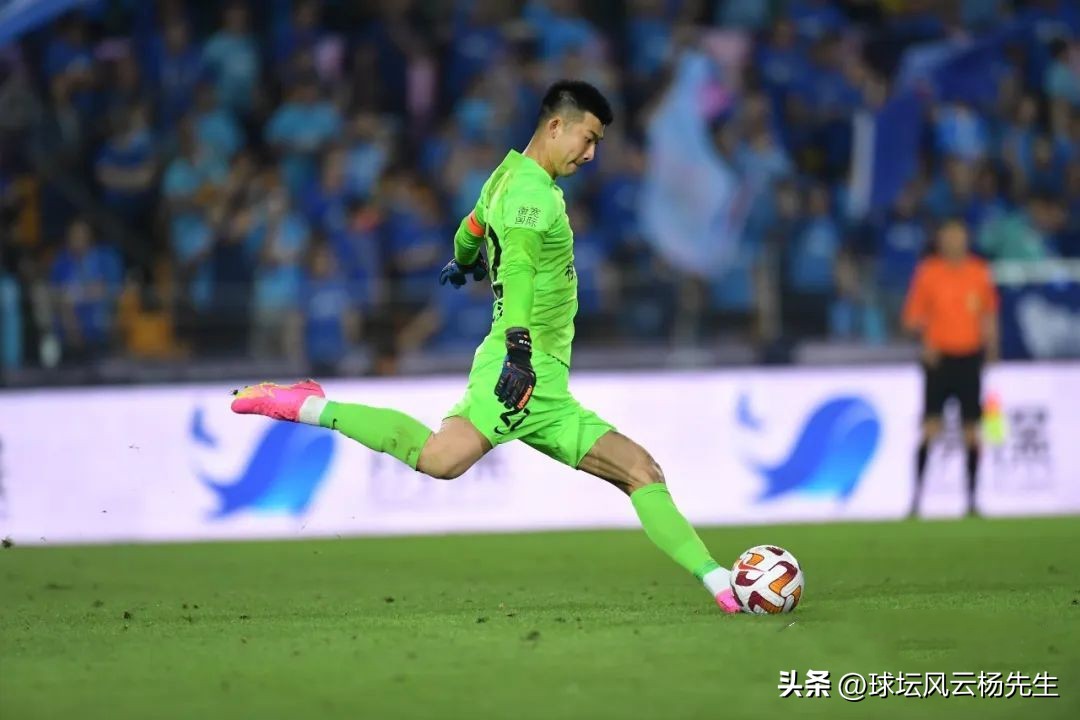 韦世豪陶强龙交换球衣,韦世豪黄紫昌陶强龙