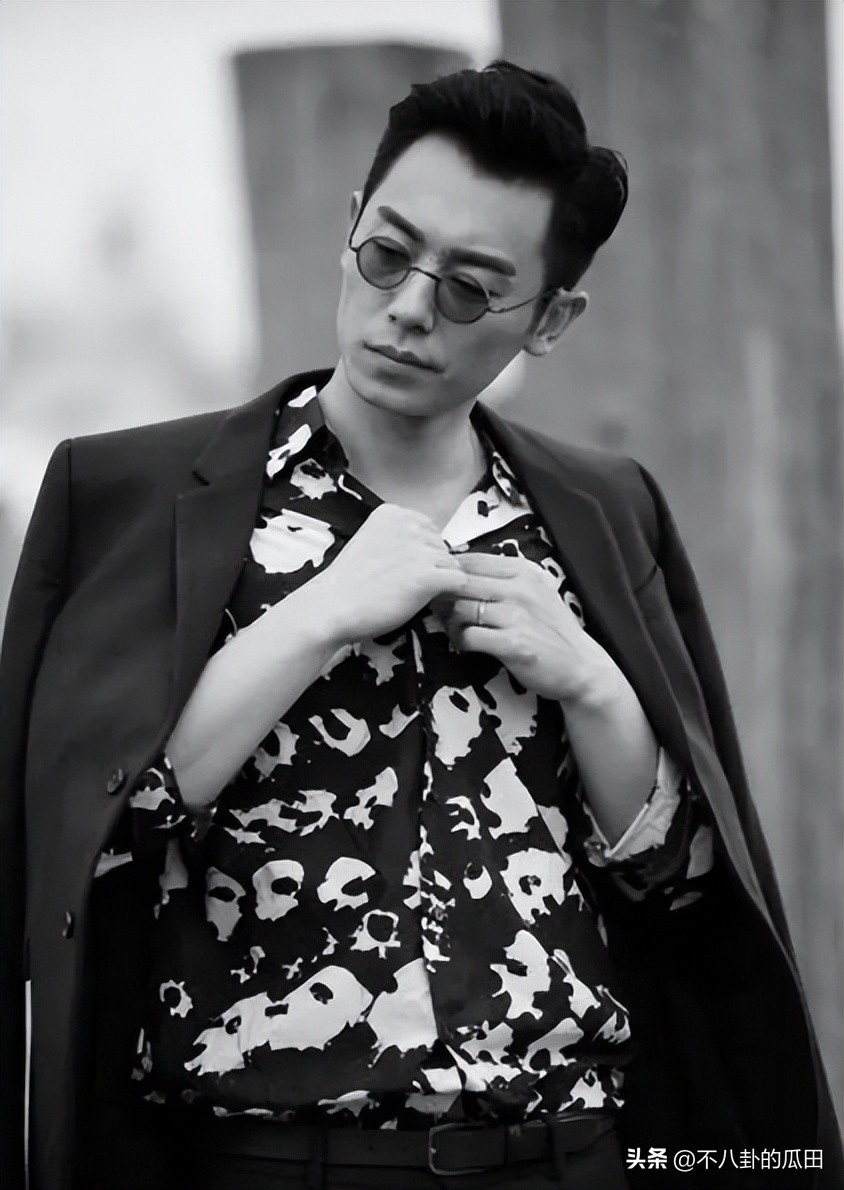 长相成熟棱角分明的帅气男星,年轻时最痞帅的明星男