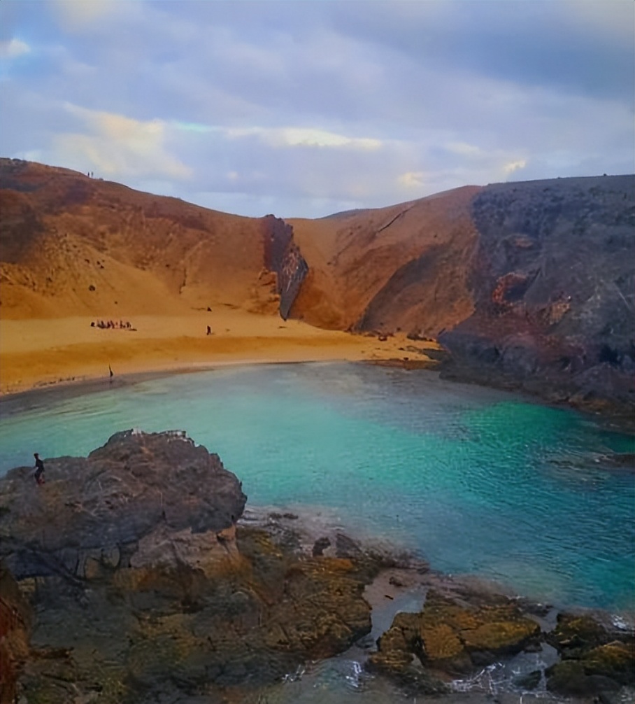 火山喷发火山岛,世界上最可怕的火山岛