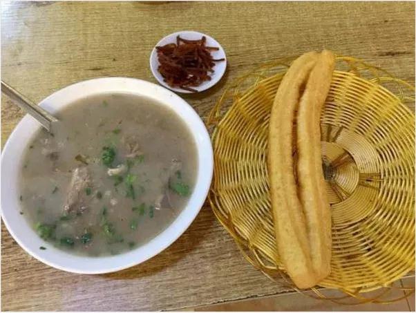 来临沂喝糁汤去哪,去临沂凌晨喝糁