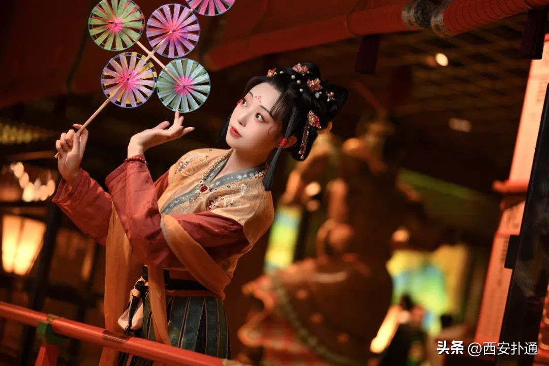 只是来西安坐一趟「贵妃专线」，怎么就被追着骂流水线公主？