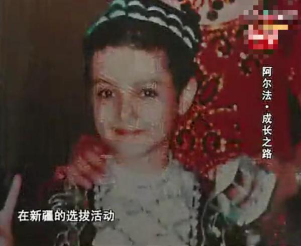 发际线秃的男星,盘点十大秃头男星佩戴假发