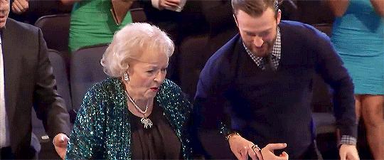 鐚庨拱涓庡啲鍏垫辰鑾敺鐖祐s姝讳緧,缇庨槦鍐叺鐚庨拱姝讳緧