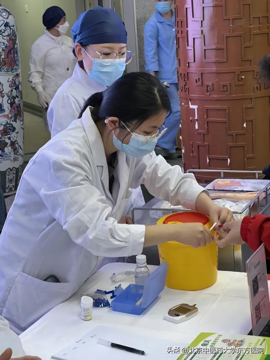 北京中医药大学东方医院风湿科成功举办“走出误区，回归科学，中西协同”主题痛风系列科普活动