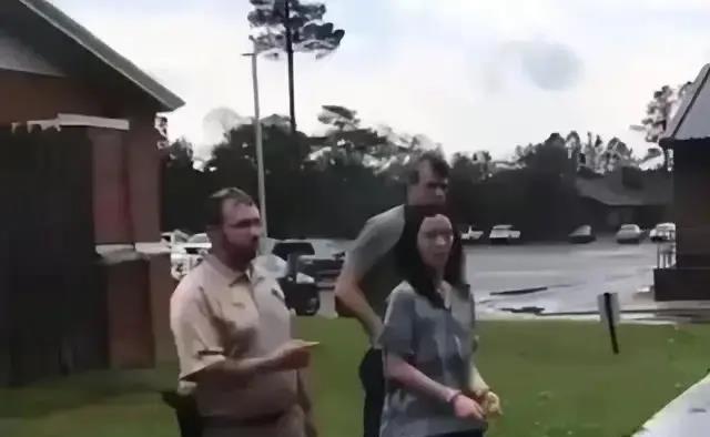 惊曝：禁忌之爱！少女与狗的*果禁**，警方震怒施重判！