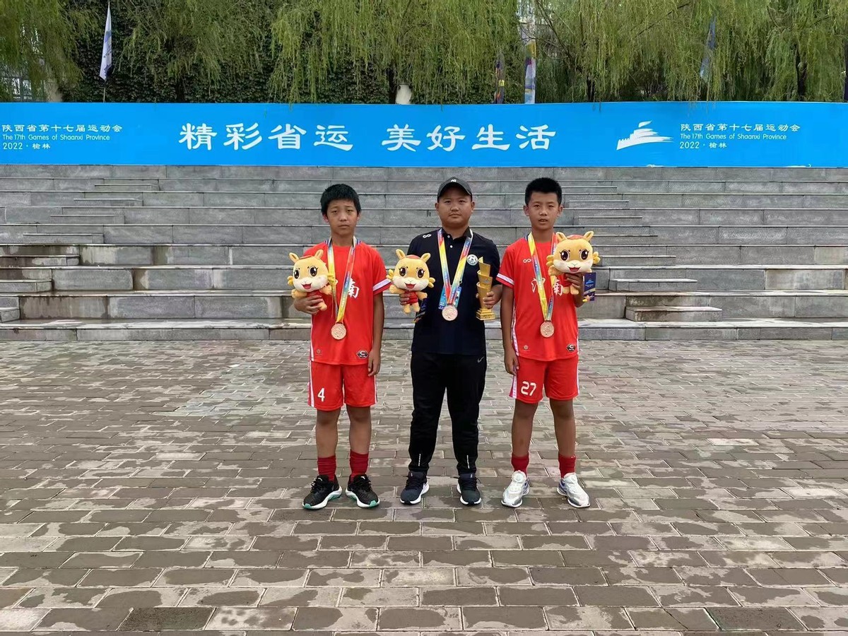 瑗垮捀鏂板尯娌ｄ笢鏂板煄鍦ㄦ坊鍚嶆牎,瑗垮畨瀛﹀瓙杩斾埂