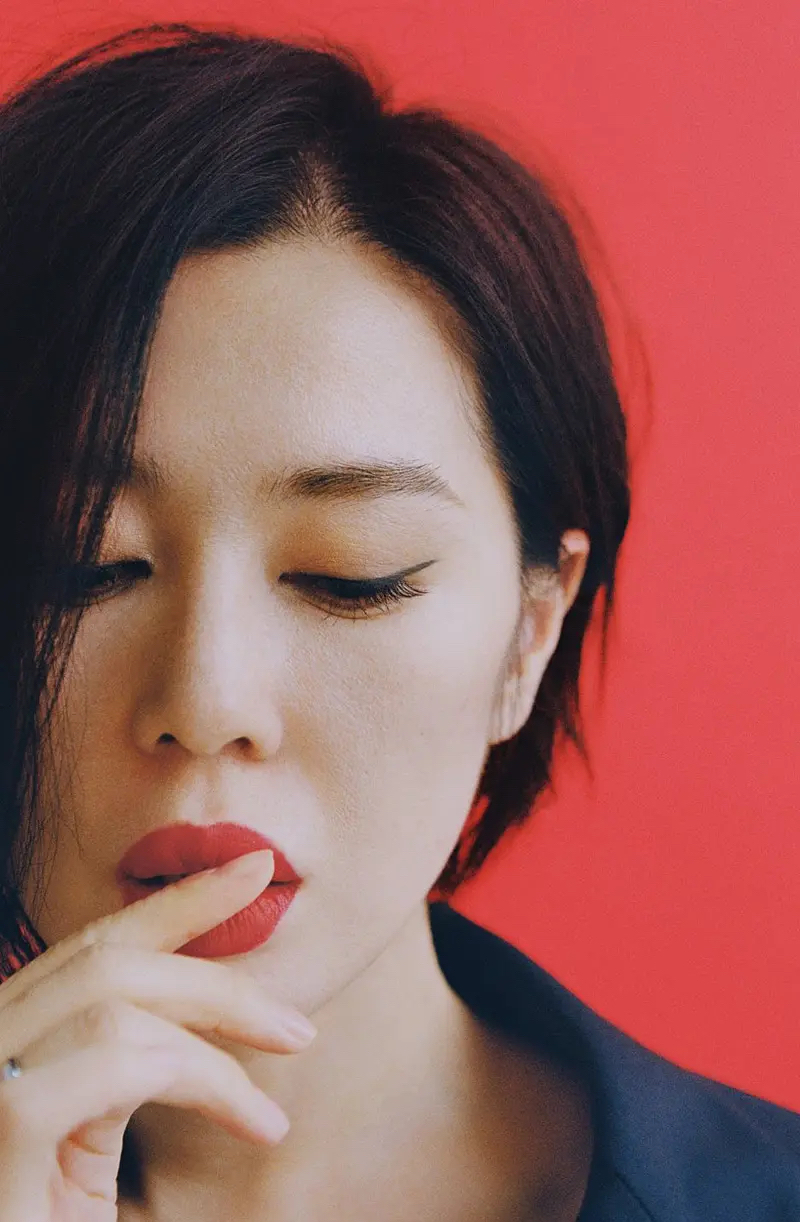 事实证明，“丰唇女神”余男的成功，靠的不是男人，而是自己