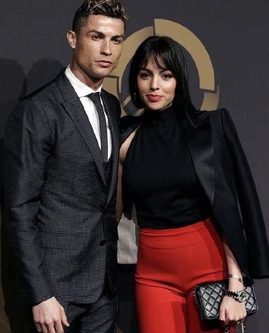 c罗前任伊莲娜日常装,前任还让人念念不忘