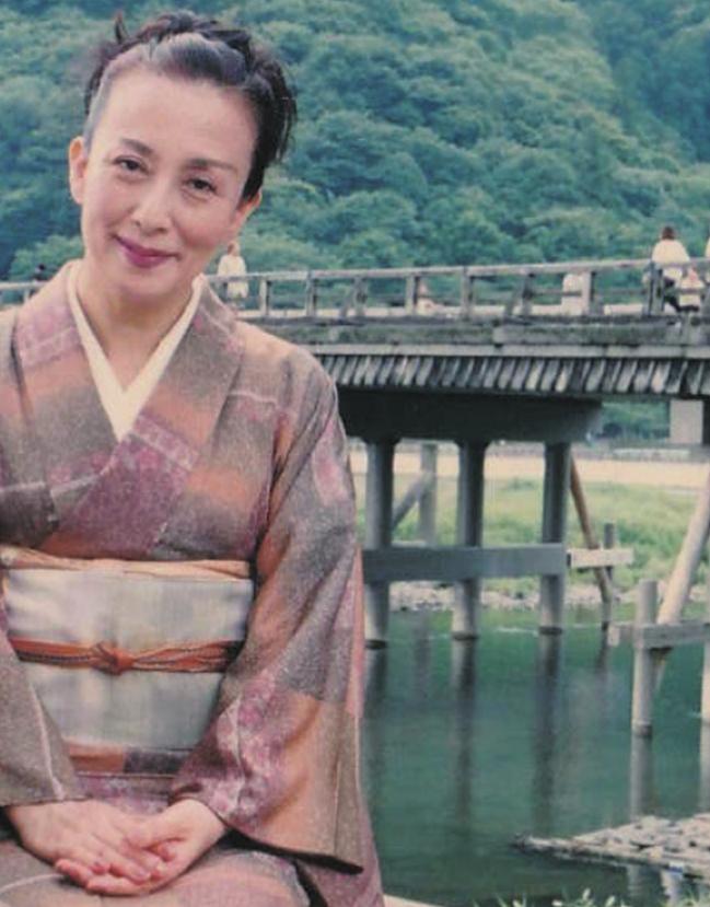 银粉蝶：不用过于在意穿着打扮，只要努力地去做就好