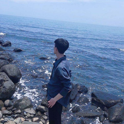 动漫男生头像伤心难过,男生的头像图片霸气冷酷无情