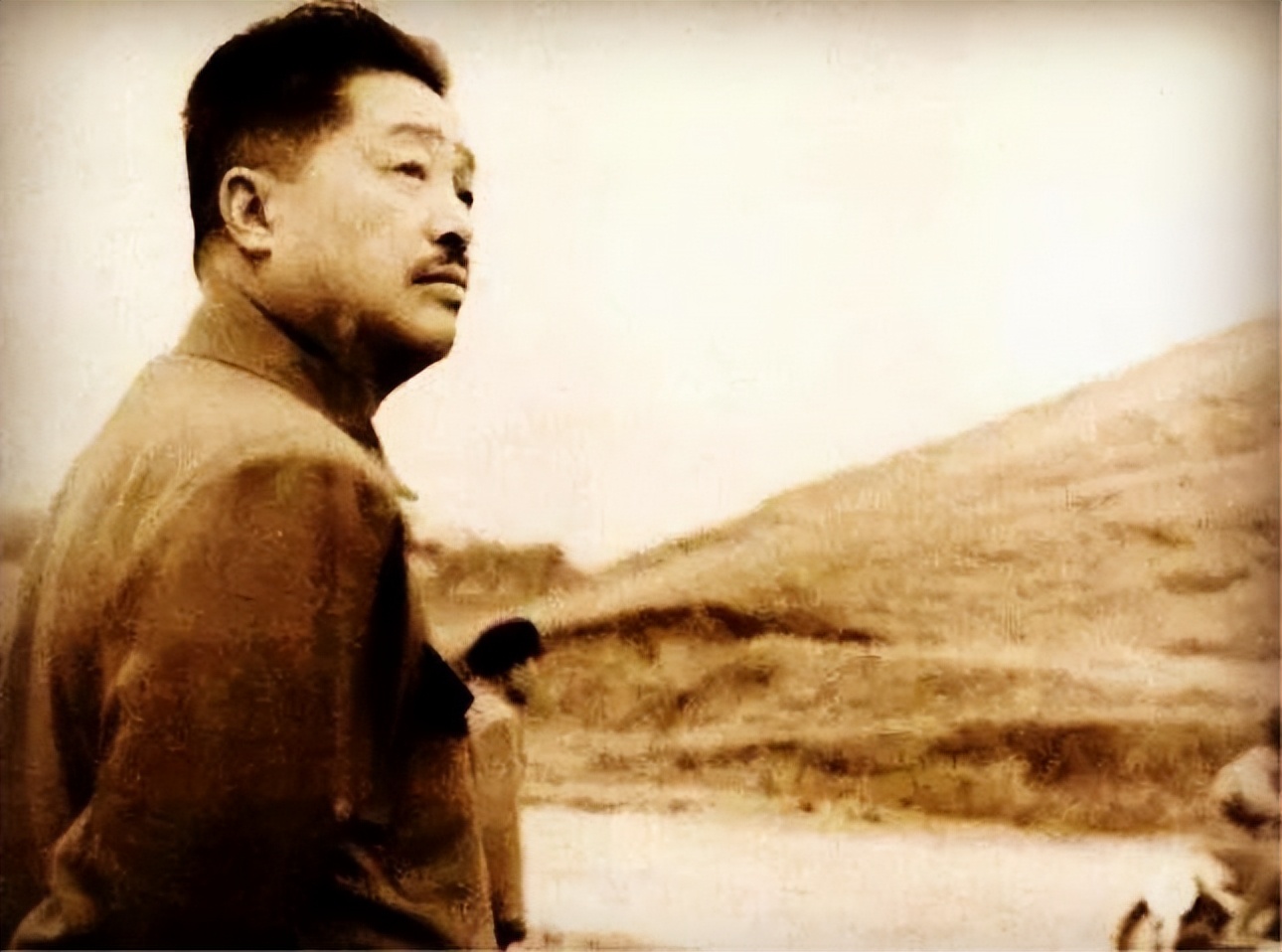 1955年毛主席审阅元帅名单，看到贺龙名字时笑道：他可是个好配角