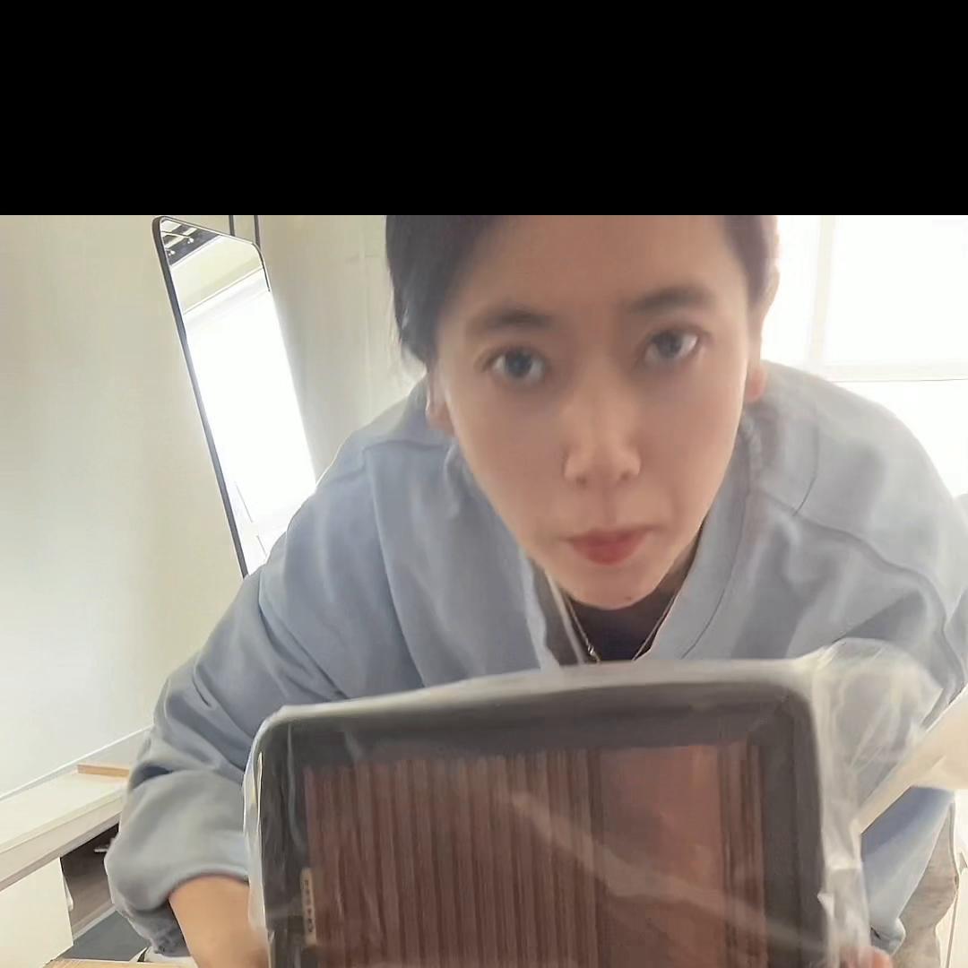 兄弟们这是一个拆快递视频跟你们分享下在一网上买的...