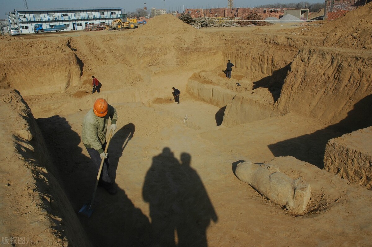 农村老人过世打墓有什么讲究,农村土葬挖坟讲究