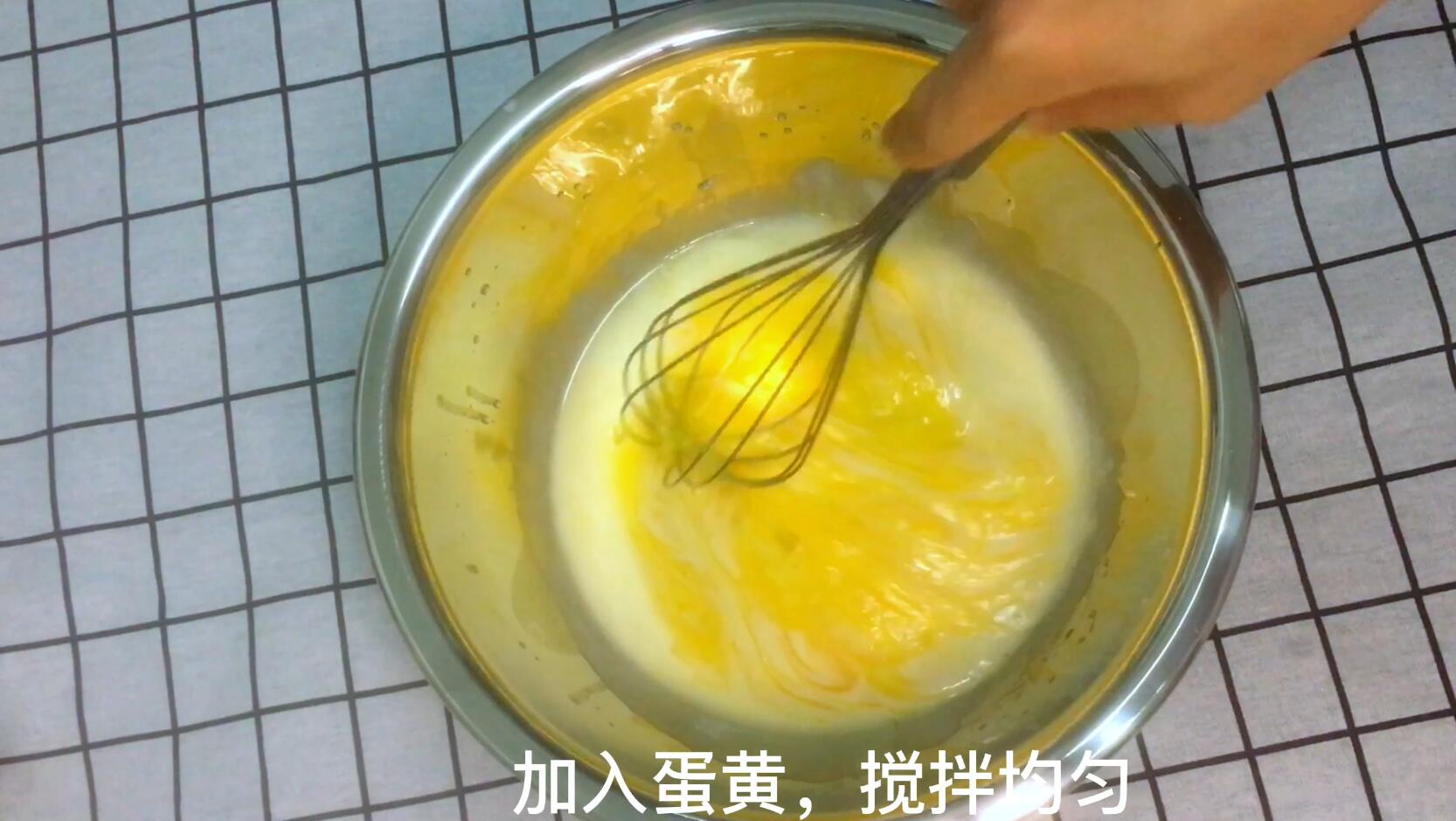 空气炸锅戚风蛋糕145度,8寸戚风蛋糕145度怎么表面糊了