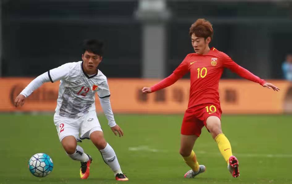 韦世豪独中两元,韦世豪自评中国足球