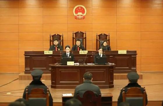 共犯的处罚根据共犯独立性,比较共犯从属理论和共犯独立理论