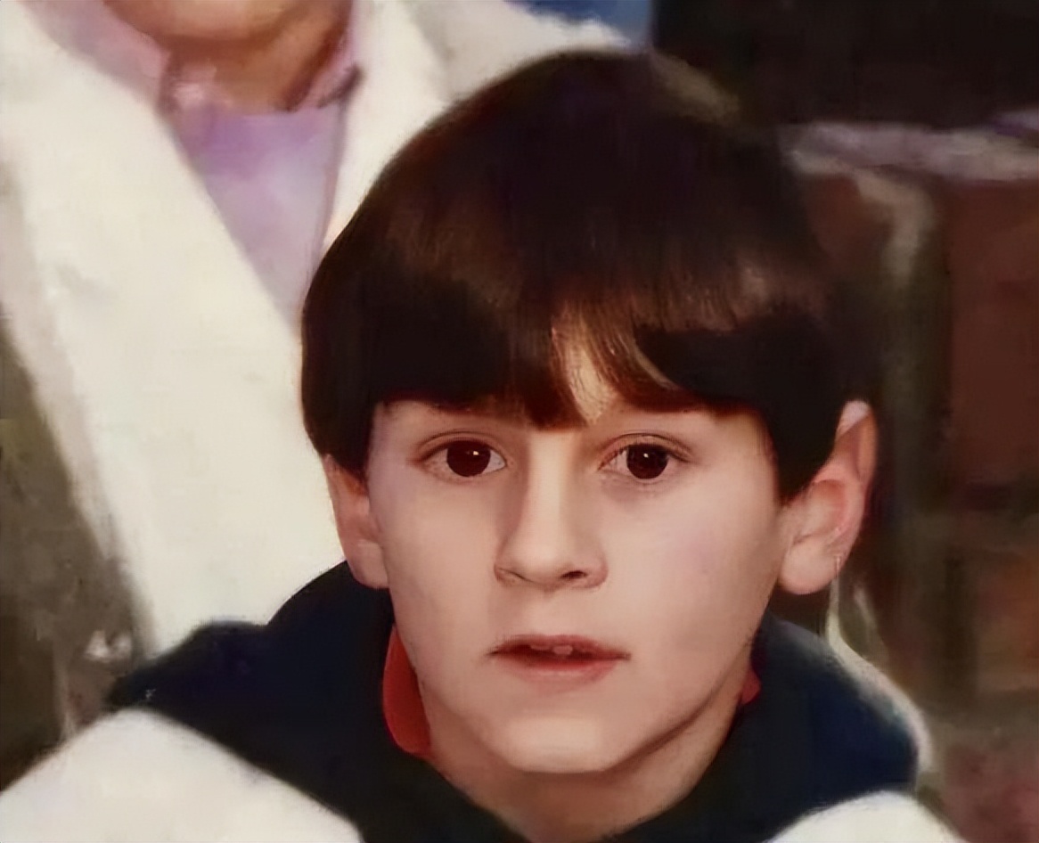 梅西的传奇成长之路纪录片,梅西传奇之路故事