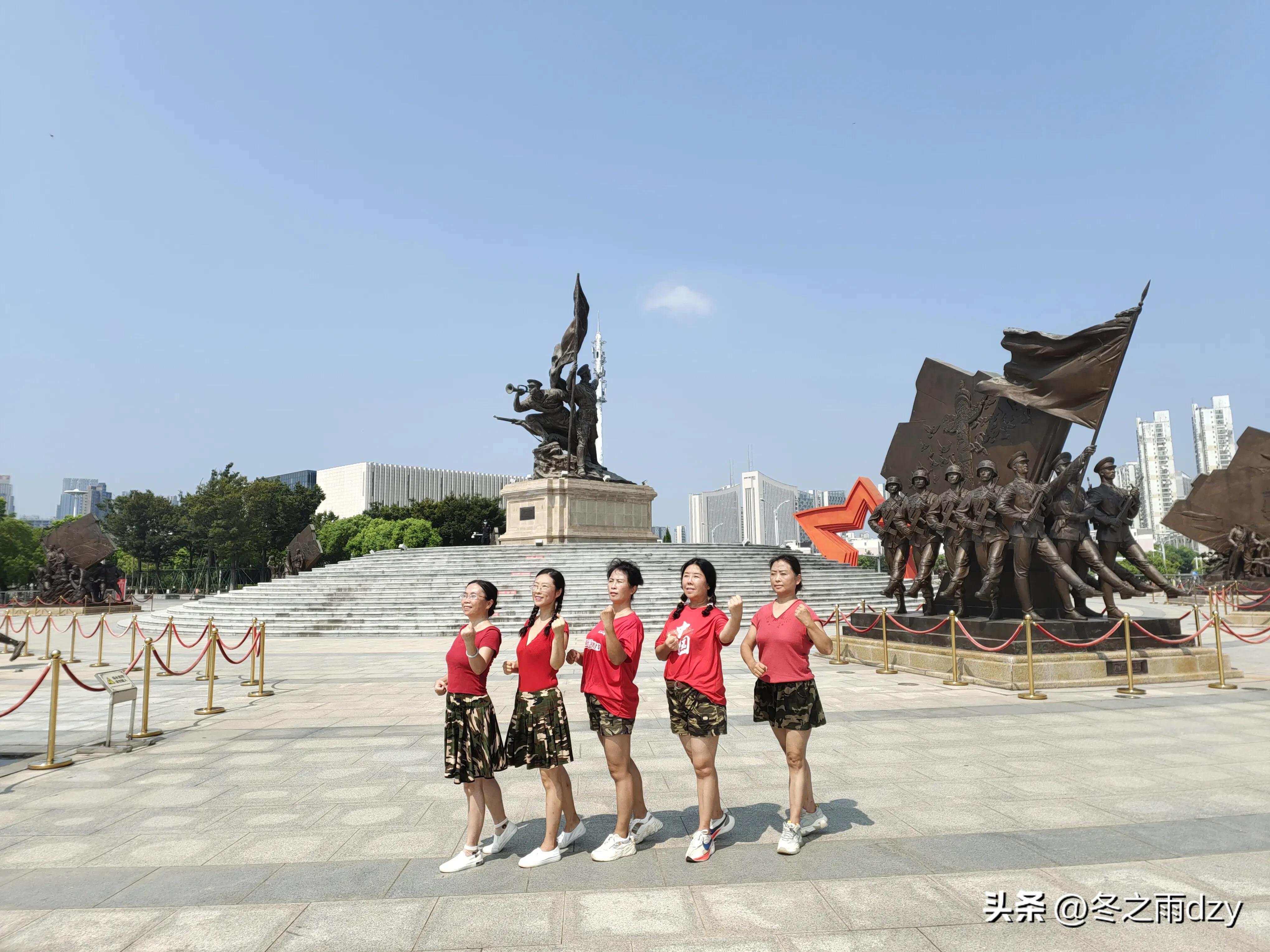 南昌舰主题园凤凰洲湿地公园,凤凰洲建军广场