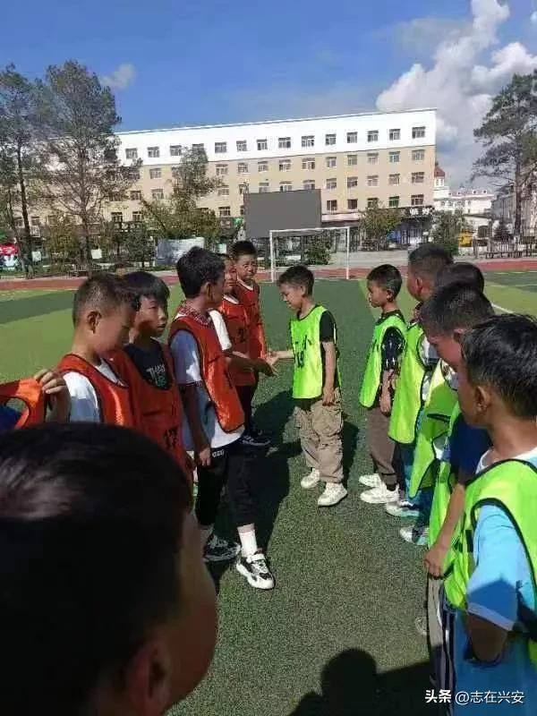 玛沁县第一民族小学校园足球比赛,正镶白旗第一小学足球比赛