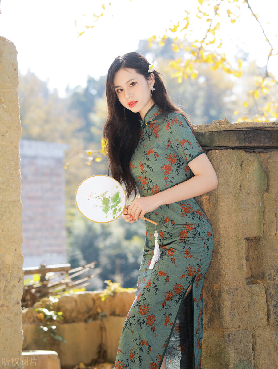 推荐4本文笔很不错的小说，花样异界行，脑洞新颖书荒必备