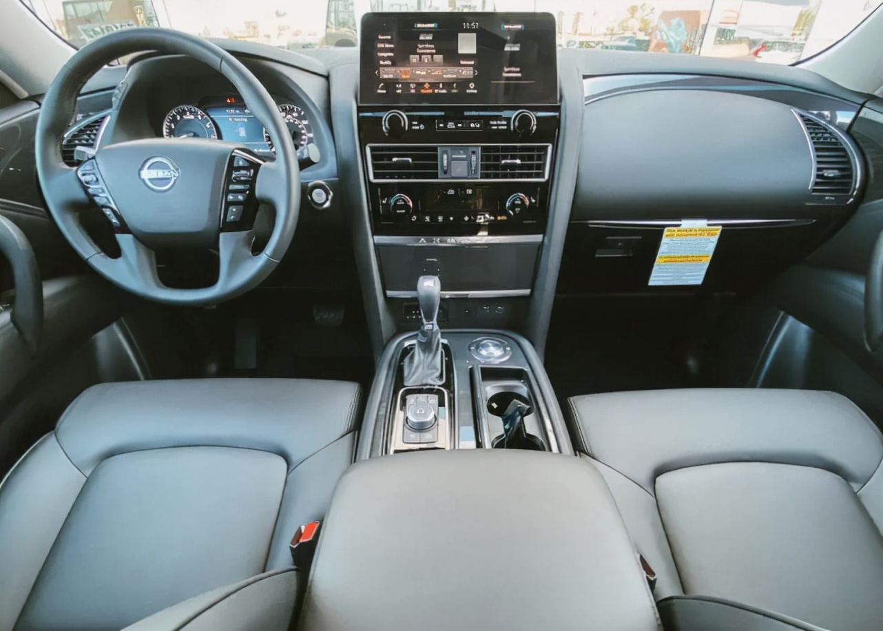 途乐硬派越野跟哪款车占优势,途乐新款越野测试