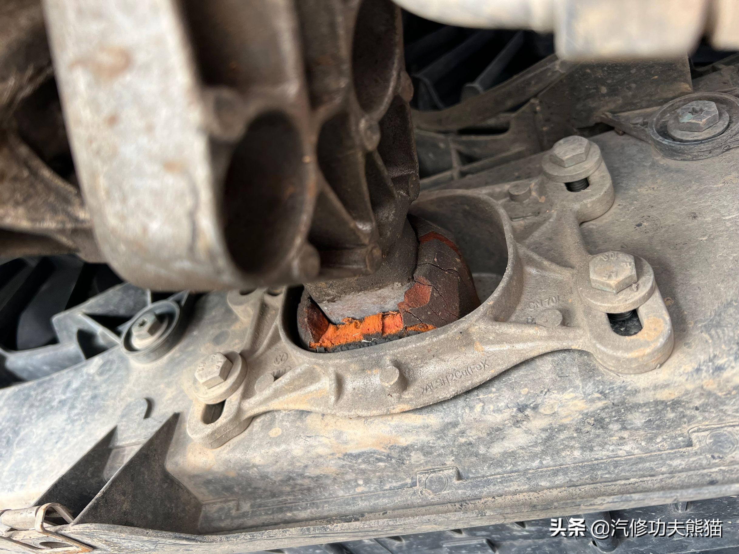 奥迪大众保时捷烧机油专修,2.0t奥迪a6烧机油吗