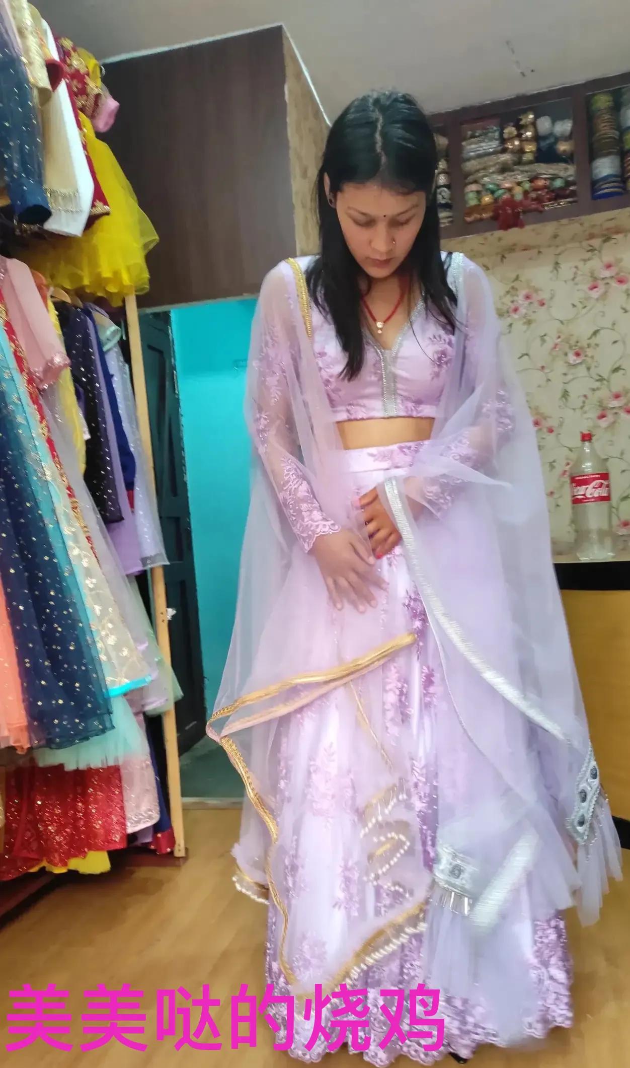 尼泊尔烧鸡的视频,尼泊尔媳妇烧鸡娜直播视频